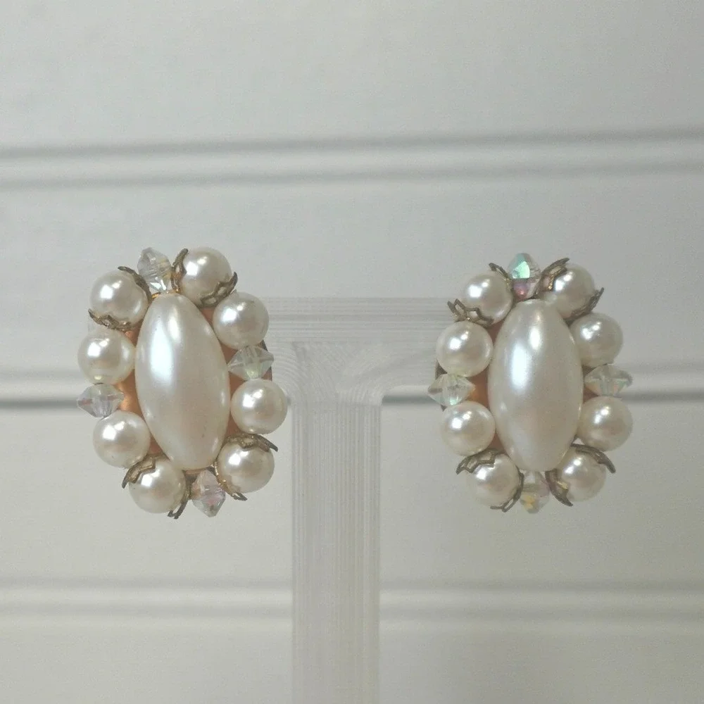 Vintage Faux Pearl Clip-on Earrings MCM‎ Chunky Glam Rhinestone Gold Tone